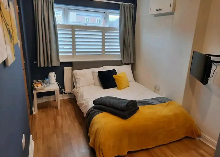 Double Room With Ensuite Close To Silverstone