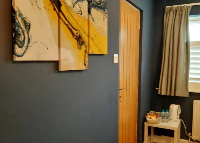 Double Room With Ensuite Close To Silverstone